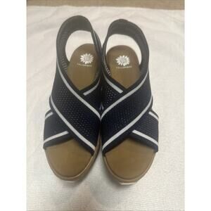 New Yellow Box Airlee Wedge Blue & White Comfort Sandal Women’s Size 7.5 M